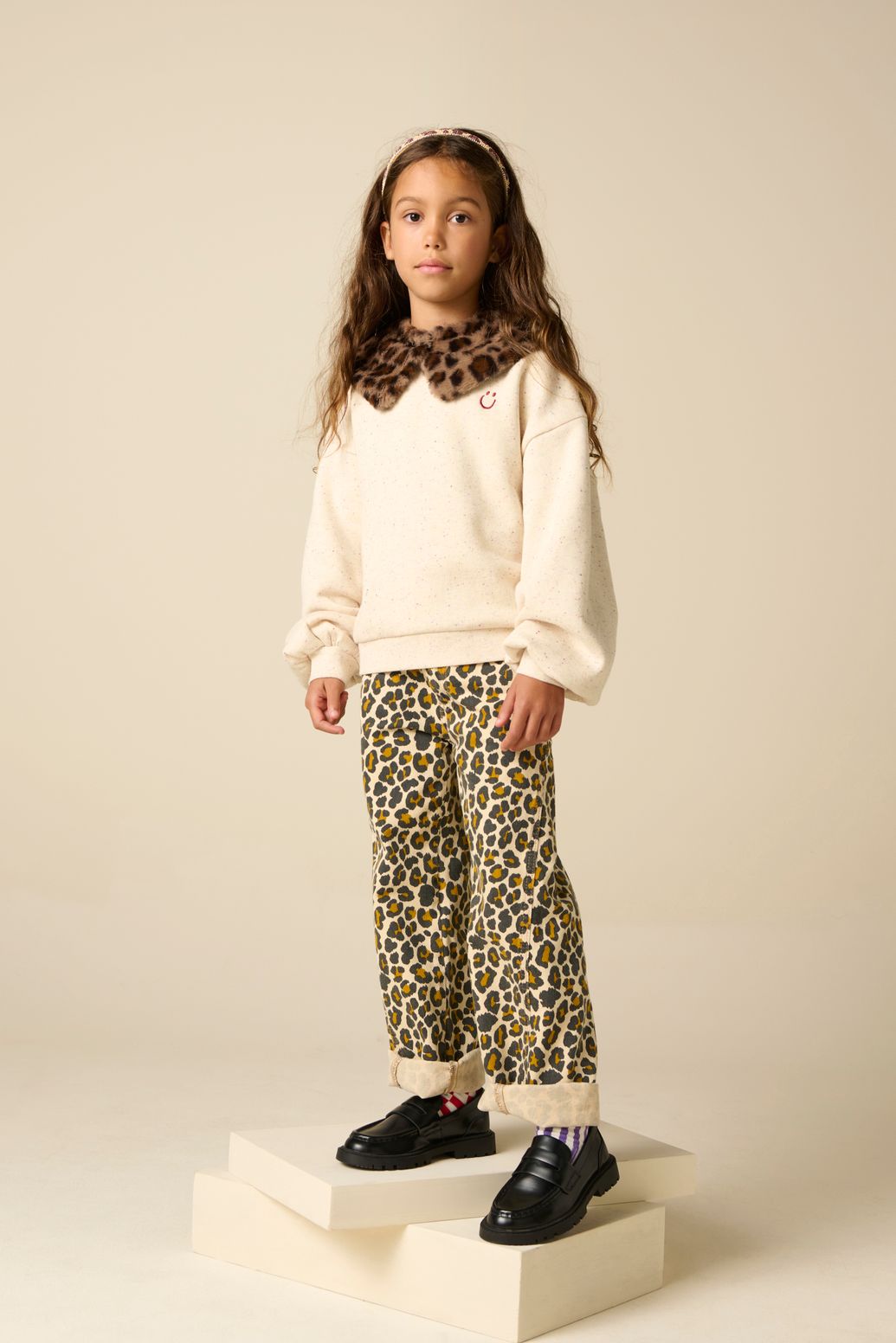 Melierter Sweater mit Smiley - beige