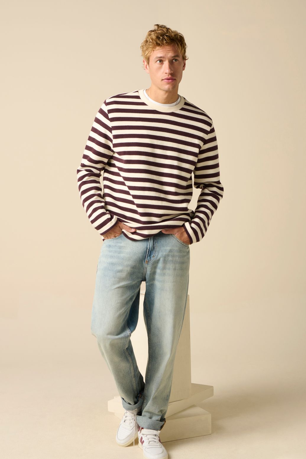 Donkerbruine gestreepte sweater