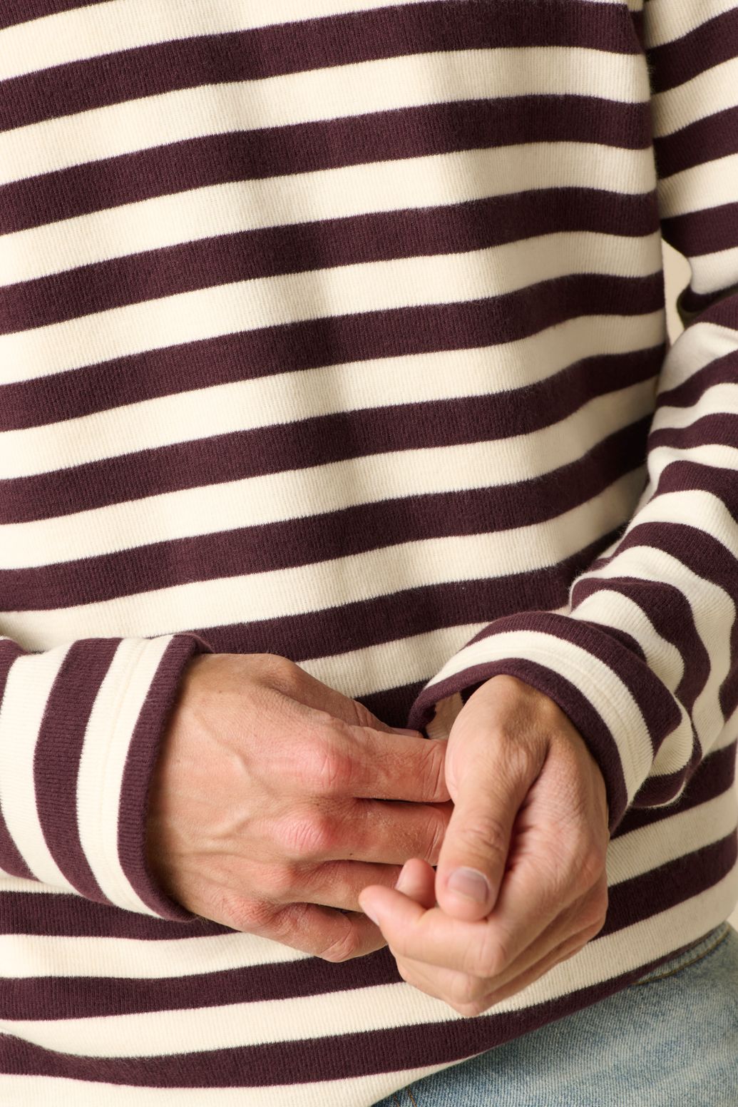 Donkerbruine gestreepte sweater
