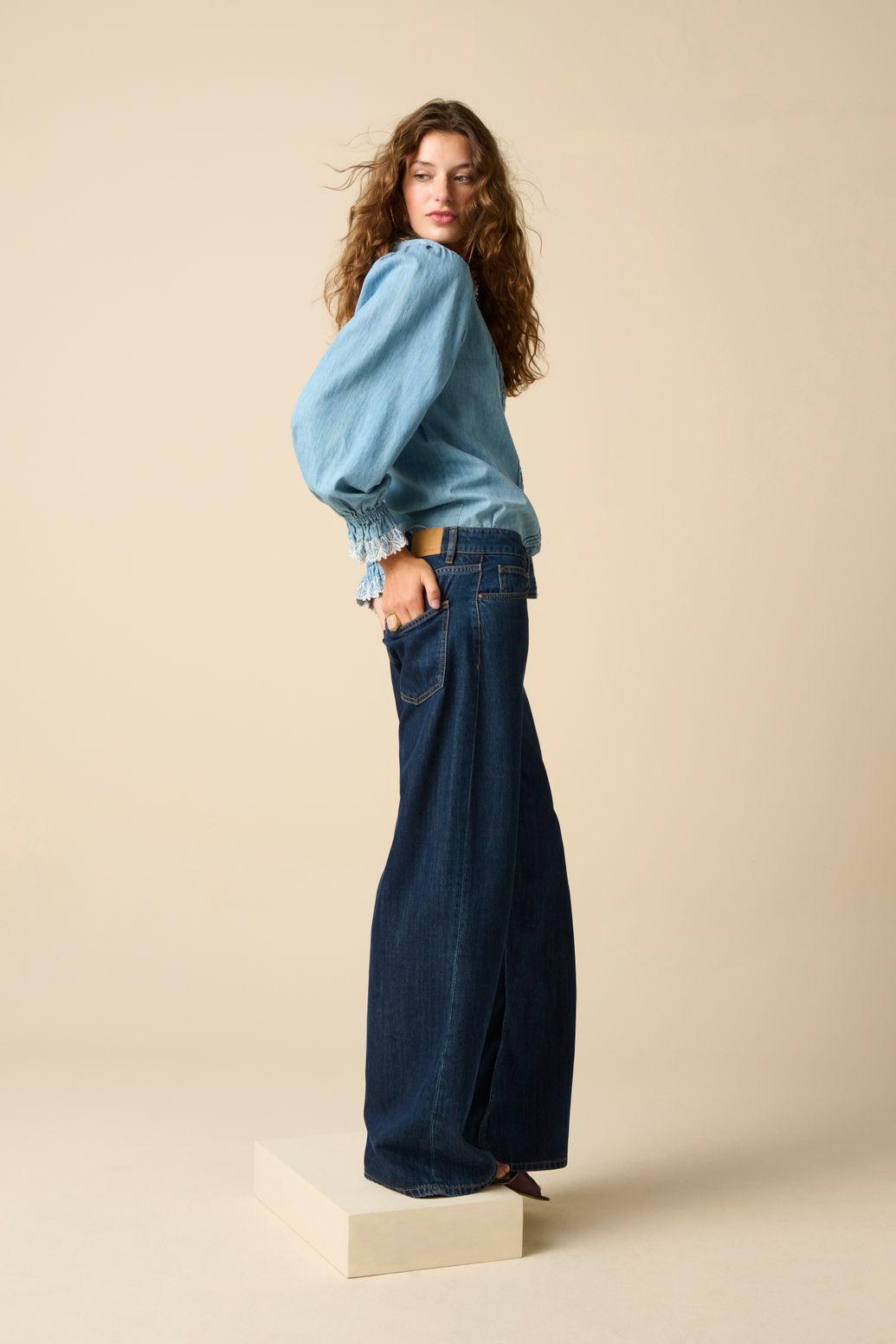Lichtblauwe denim blouse met embroidery