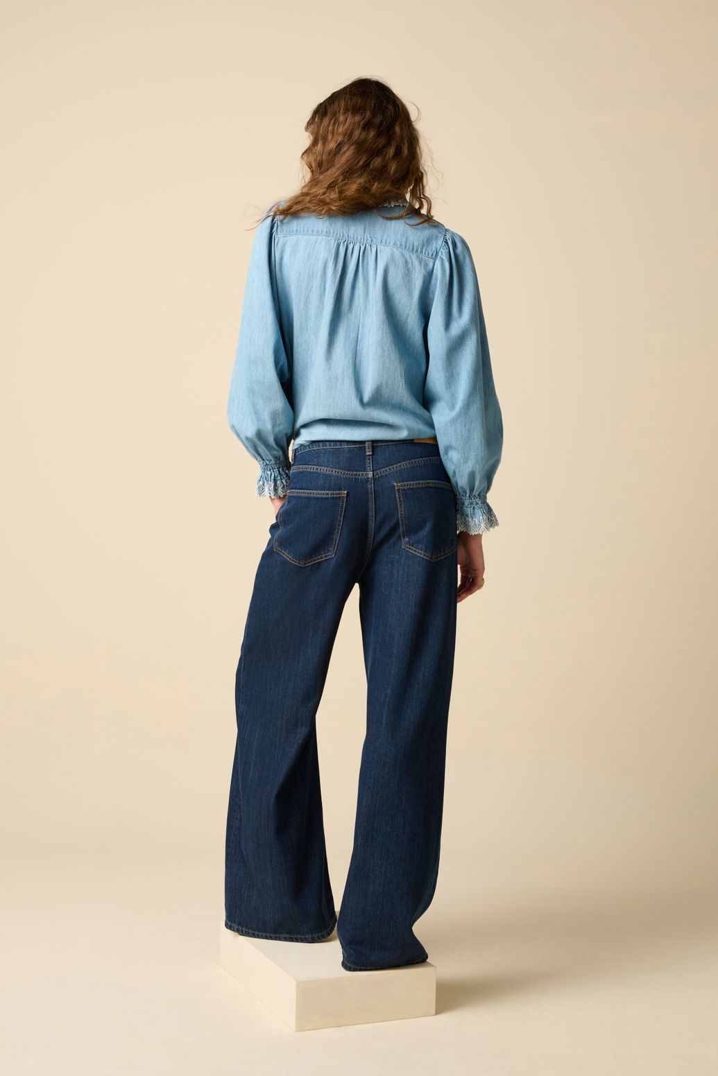 Lichtblauwe denim blouse met embroidery