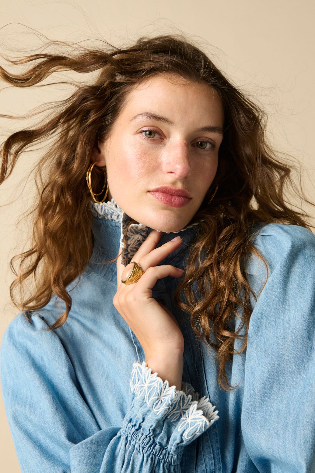 Lichtblauwe denim blouse met embroidery