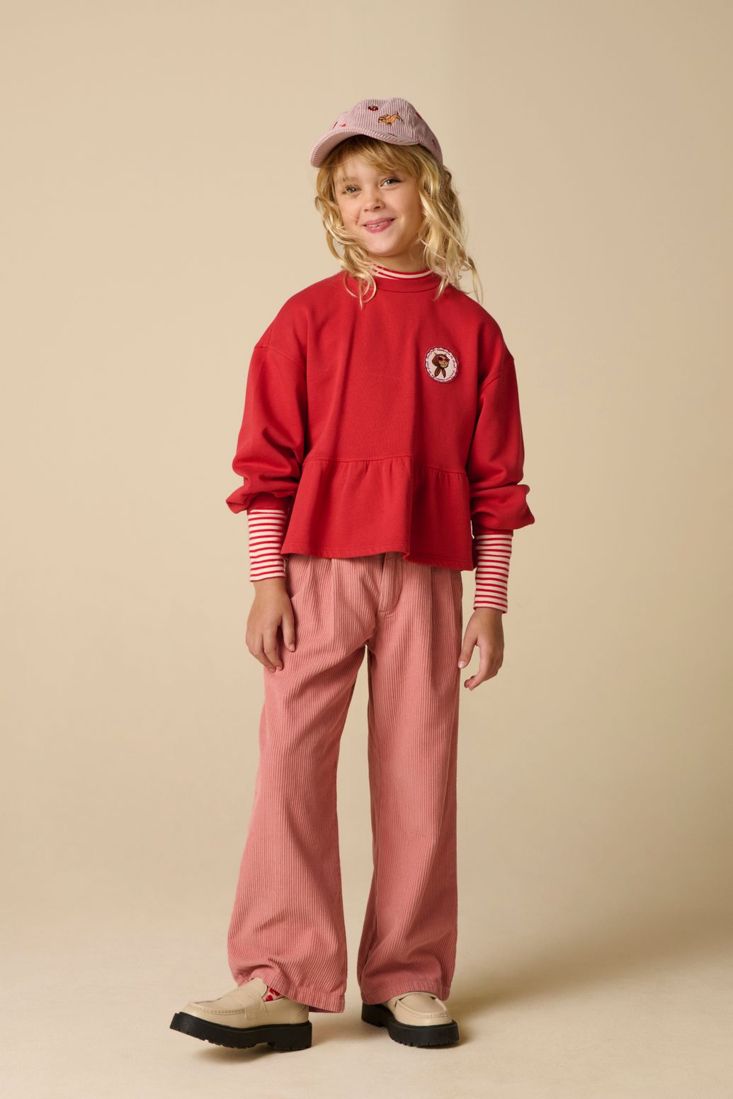 Pantalon en velours côtelé avec taille haute et jambes larges - rose foncé