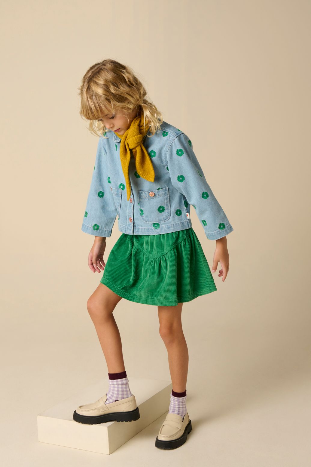 Blauw denim jack met bloemenembroidery