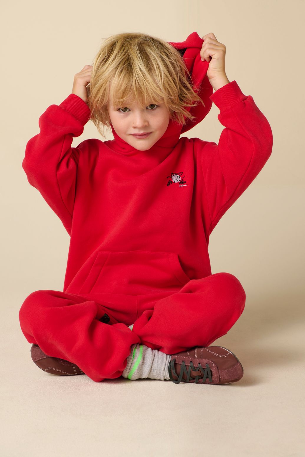 Rode hoodie met smiley artwork