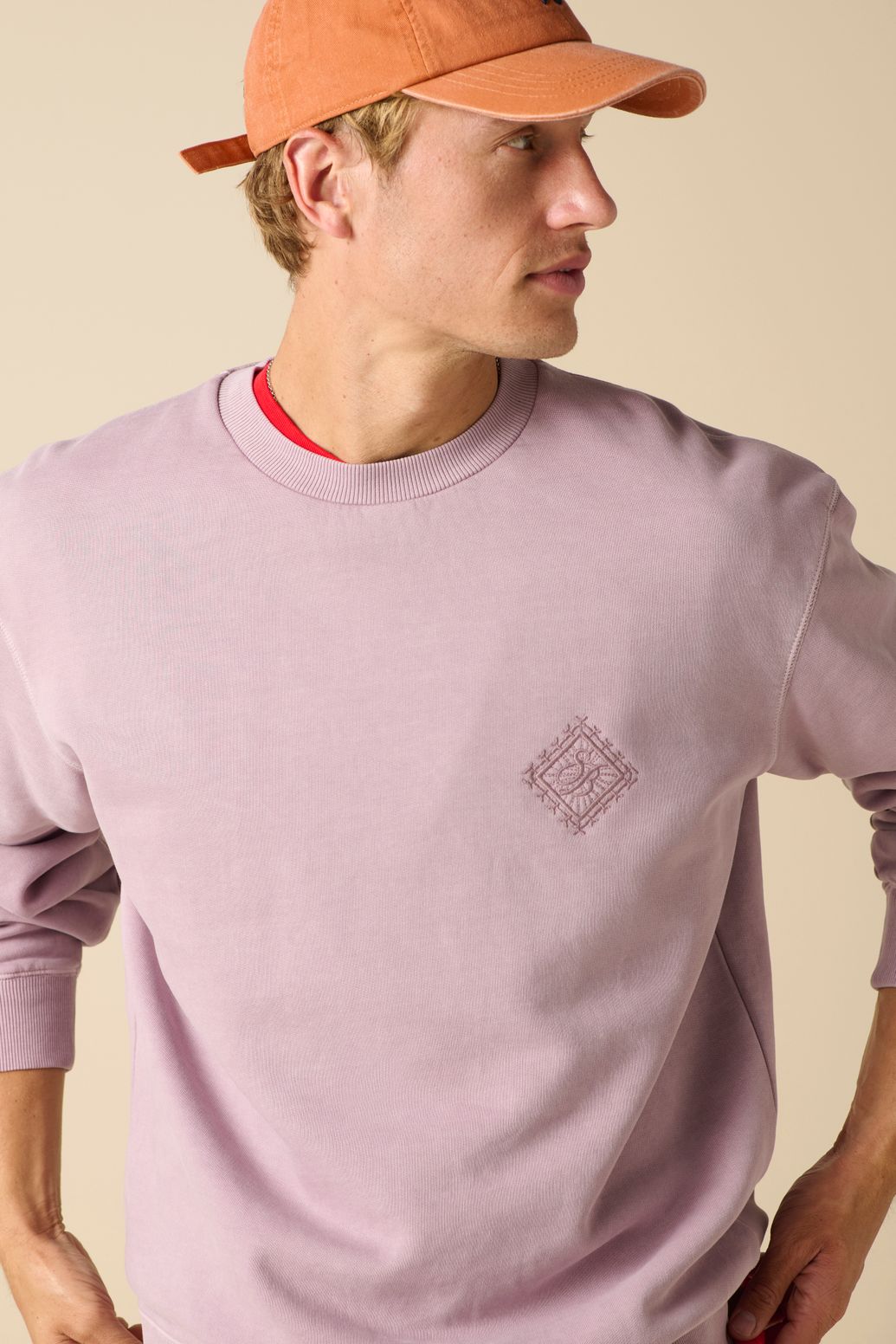 Sweater mit Stickerei - flieder