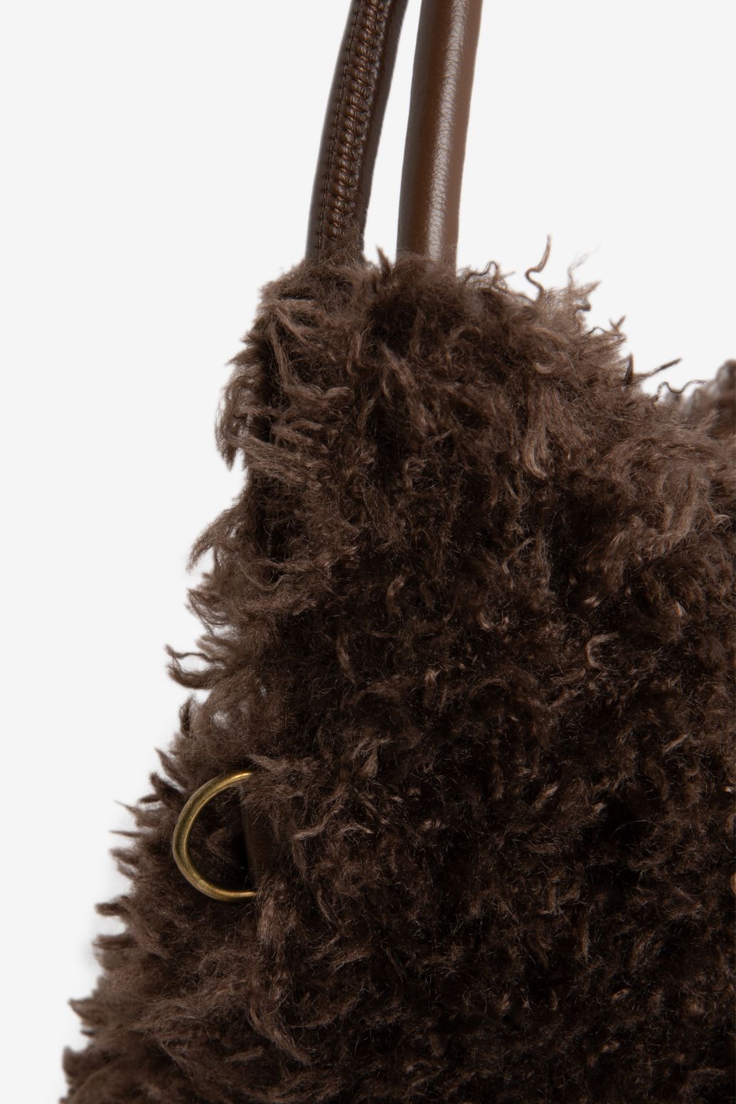 Sac porté épaule en fausse fourrure effet poilu - marron foncé