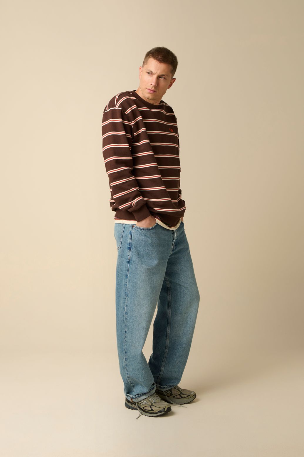 Gestreifter Sweater - dunkelbraun