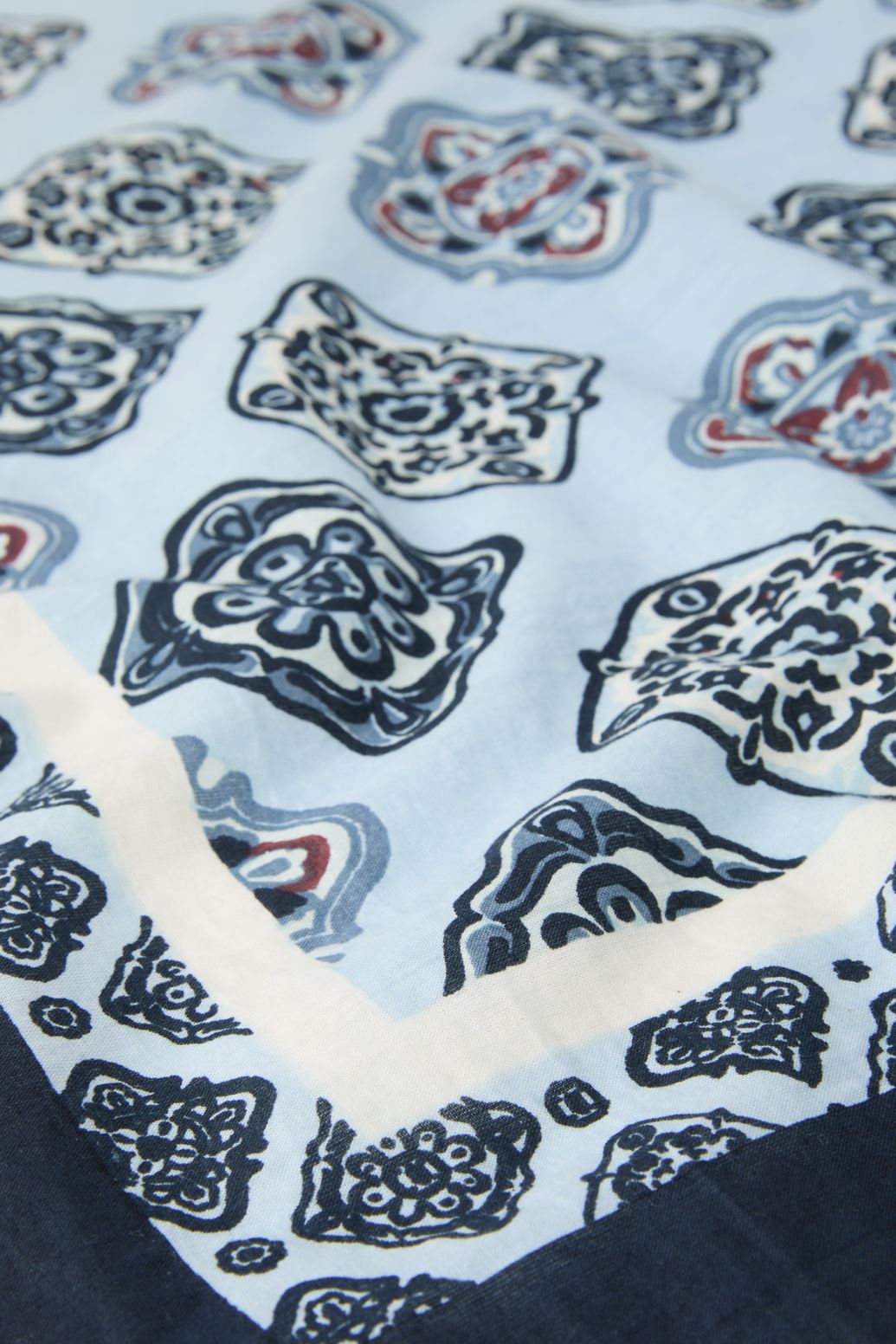 Blauwe sjaal met print