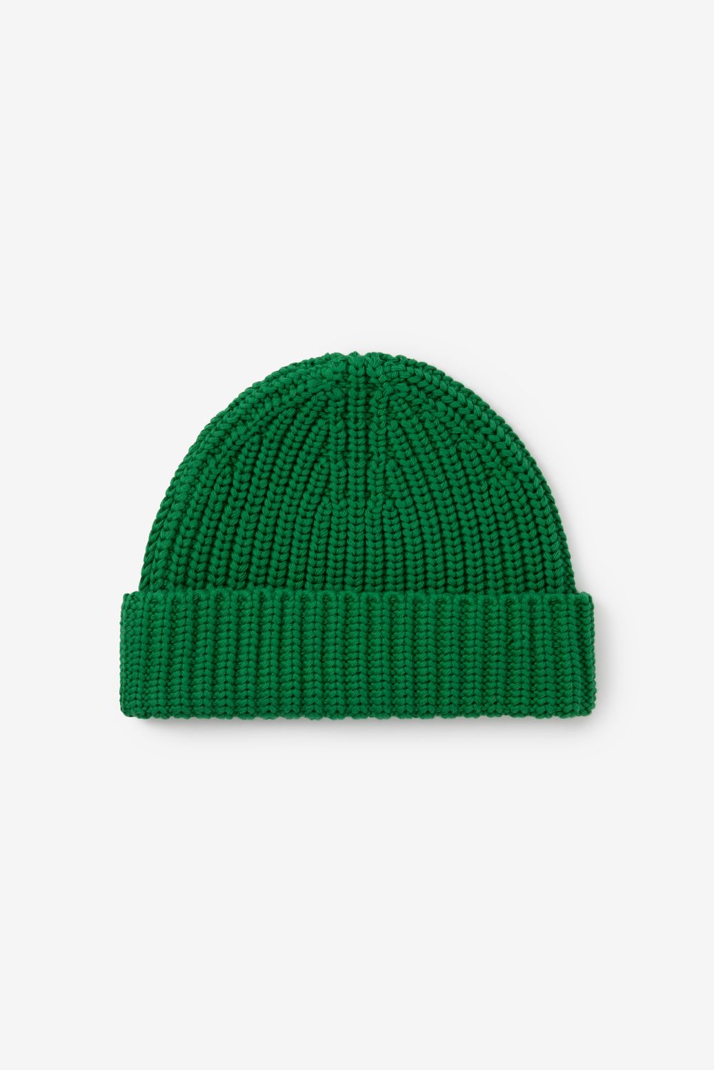 Groene gebreide muts met badge