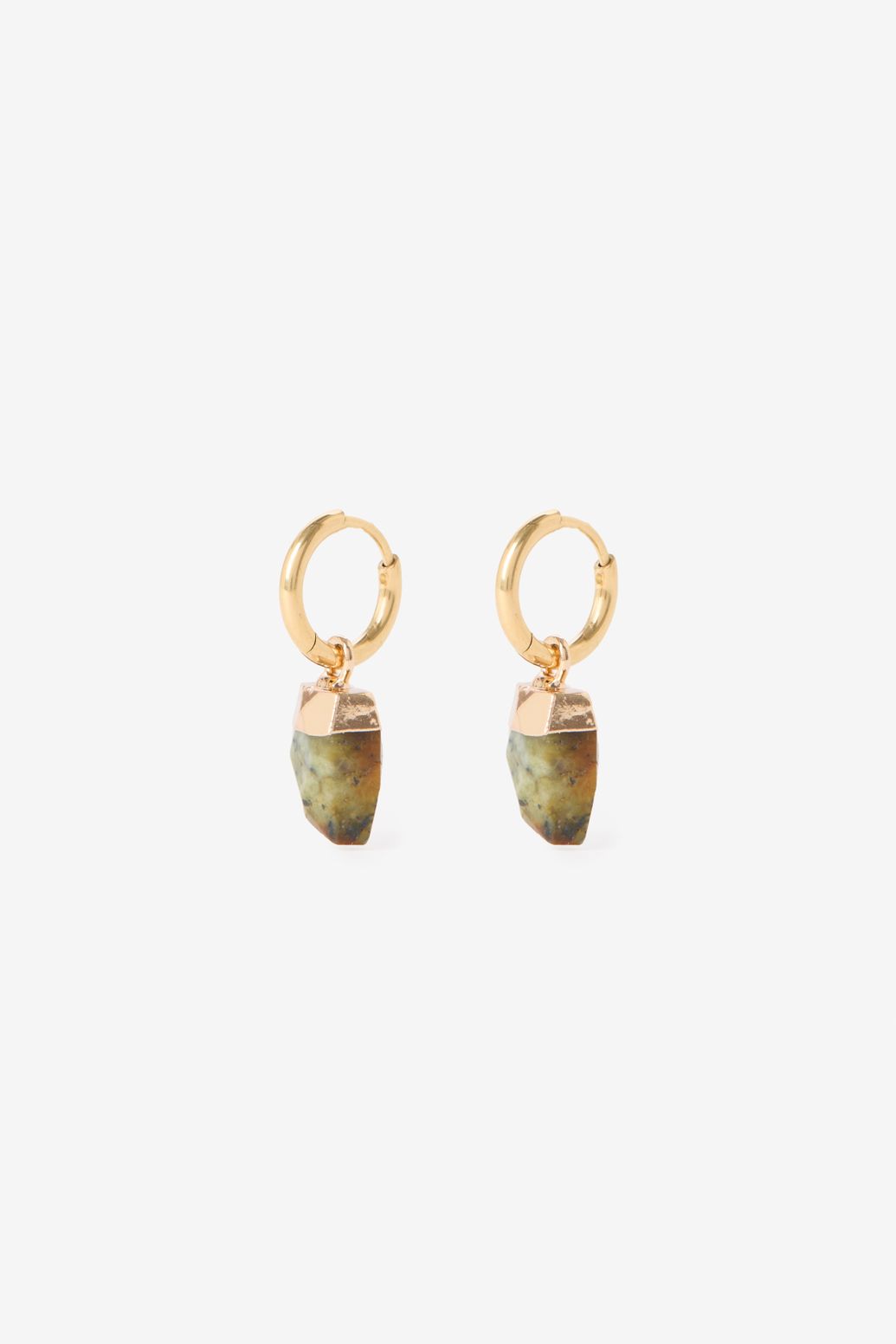 Gold plated oorbellen met groene steen