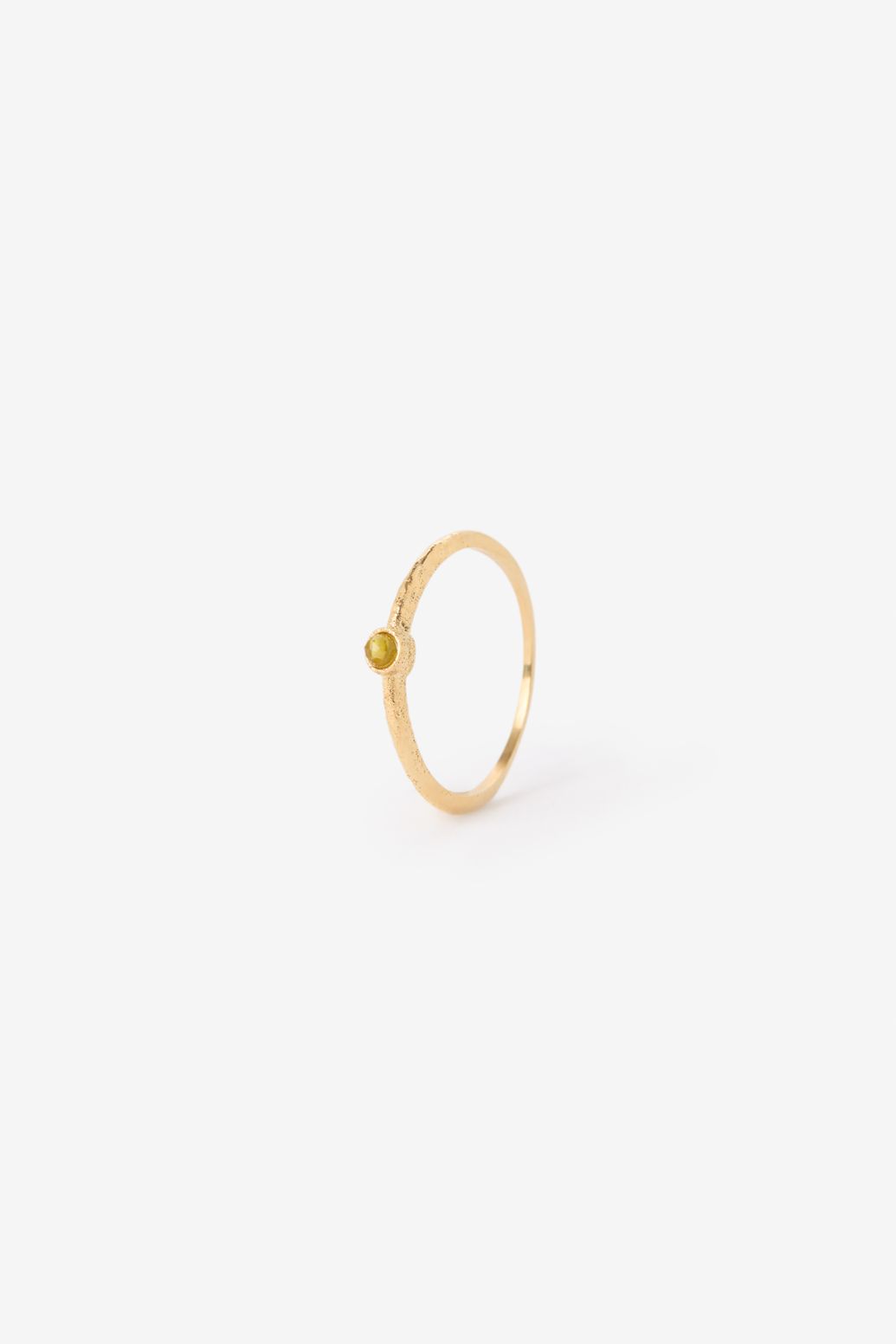Gold-plated Ring mit grünem Stein