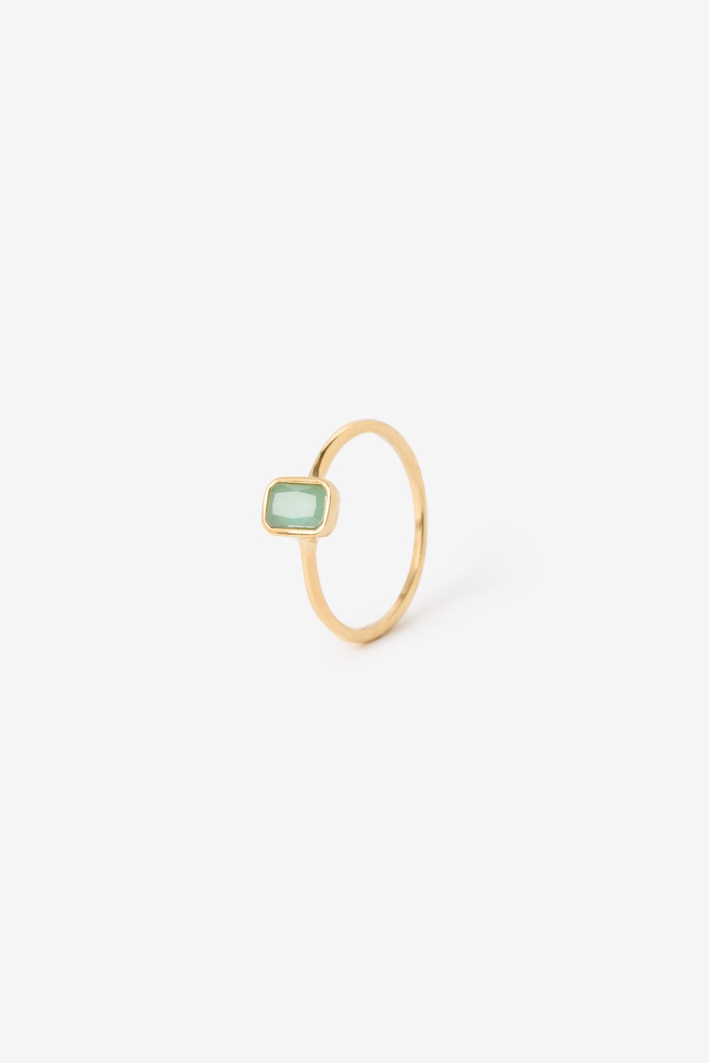 Gold-plated Ring mit blauem Stein