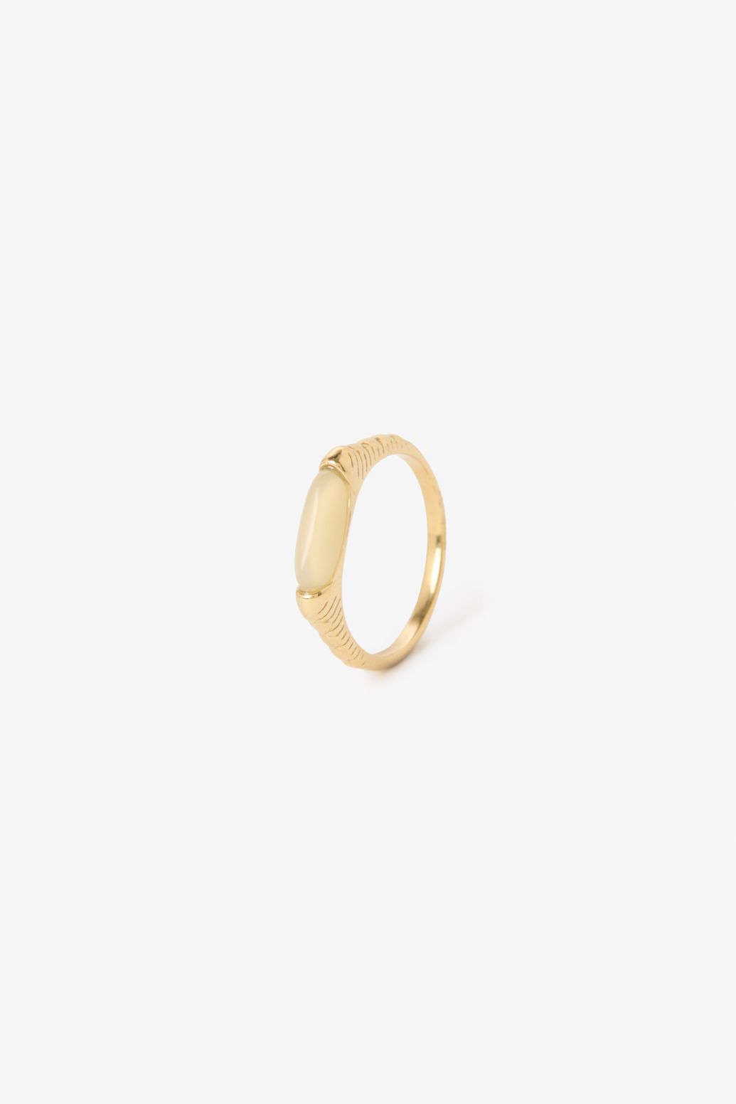 Gold plated ring met steen