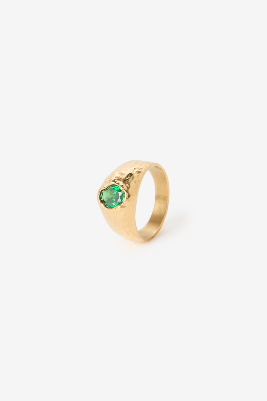 Breiter Gold-plated Ring mit grünem Stein